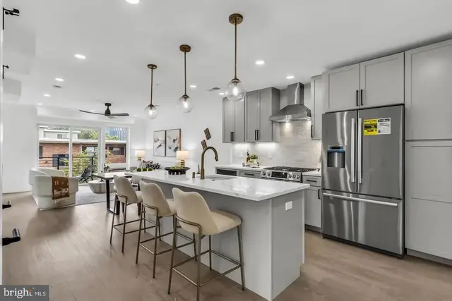 1201 N Quinn St #203, Arlington
