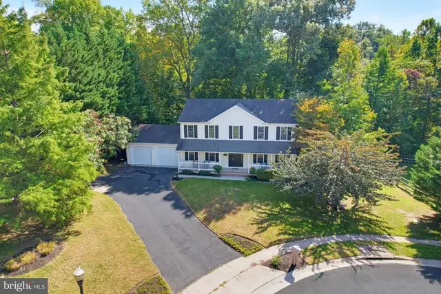 225 Autumn Ln, Centreville