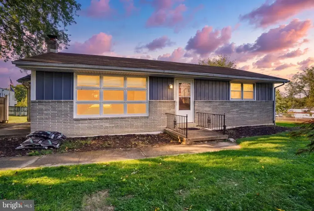 2494 Pleasant View Dr, YORK