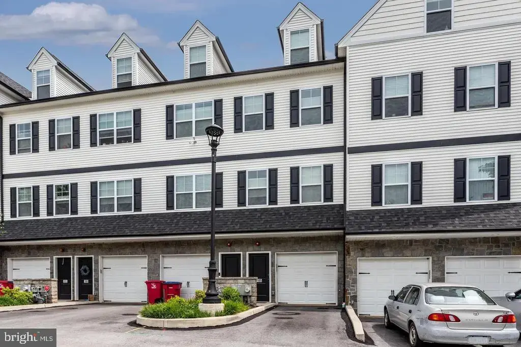 105 Colwell Ln, CONSHOHOCKEN