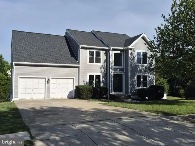 8210 Birdsong Dr, Fort Washington