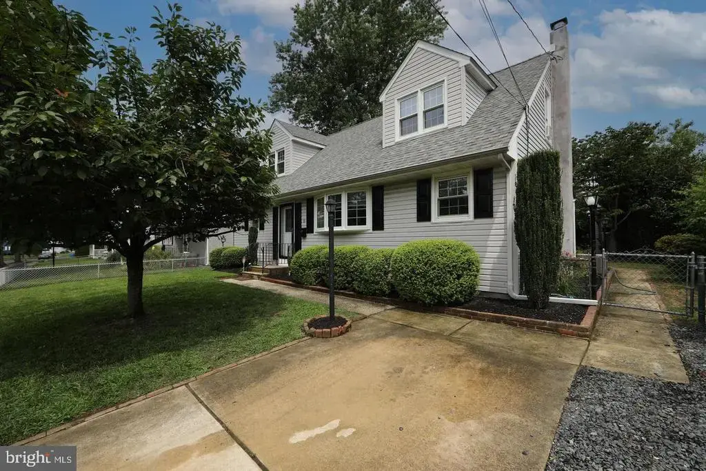 37 Woodbine Ave, MAPLE SHADE