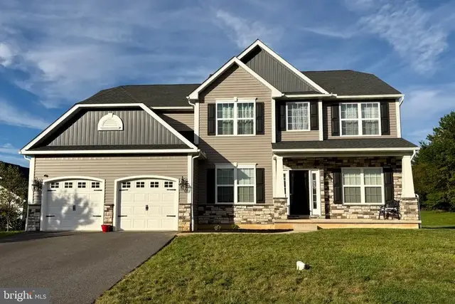 116 Sianna Cir, Wernersville