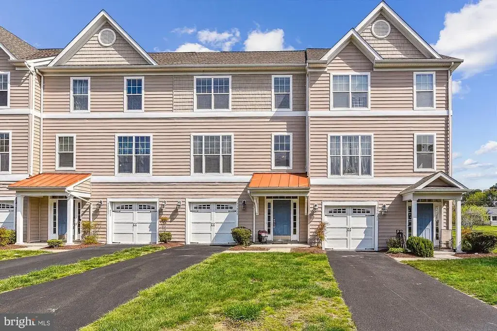 33829 Connecticut Ave #15, FRANKFORD