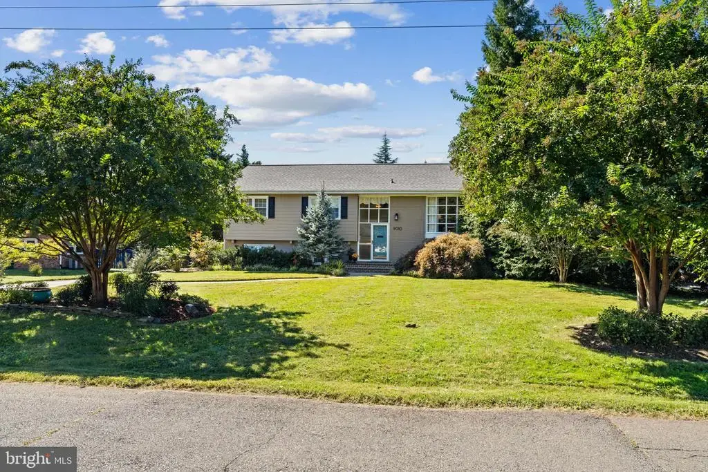 9010 Longstreet Dr, MANASSAS