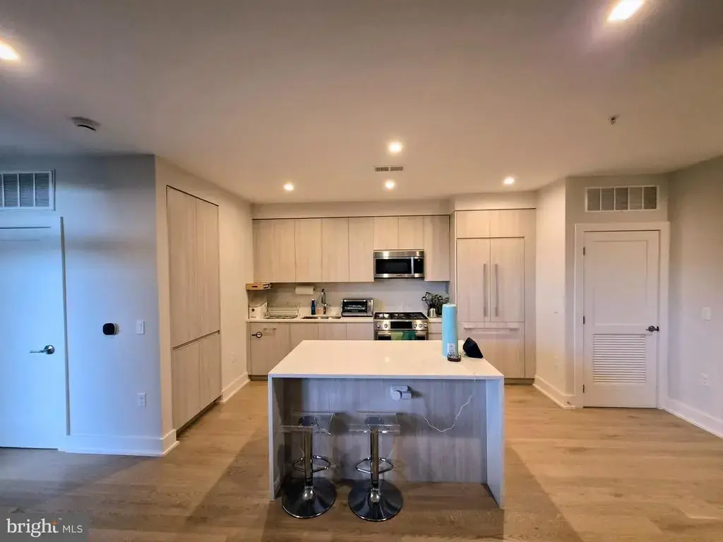 701 Swann Ave #306, ALEXANDRIA