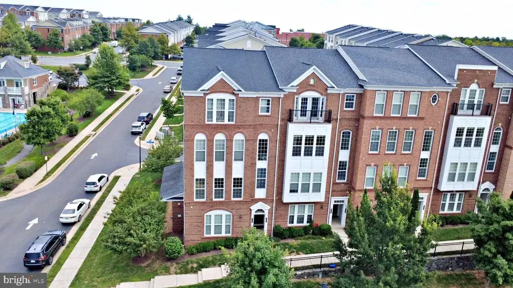20694 Erskine Ter, ASHBURN
