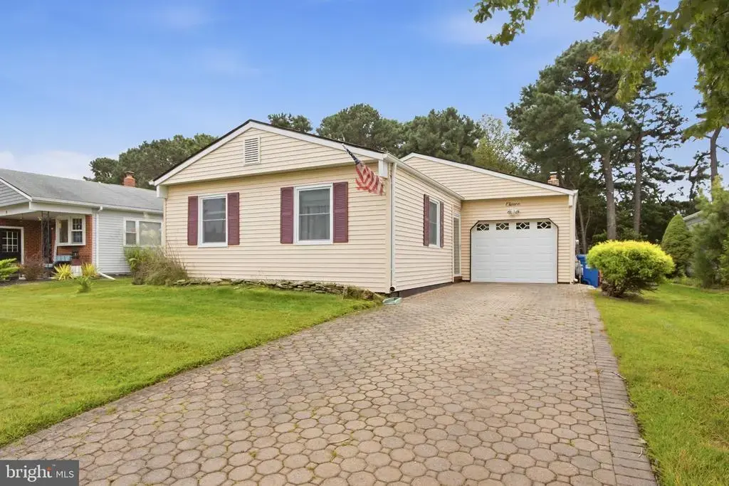 11 Woodstock Dr, TOMS RIVER