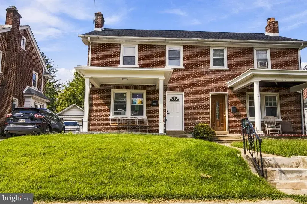 122 W Mowry St, CHESTER