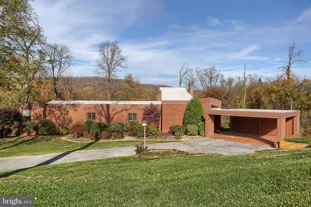 4217 Kirkwood Rd, HARRISBURG