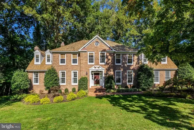 10898 Featherfield Ct, Fairfax