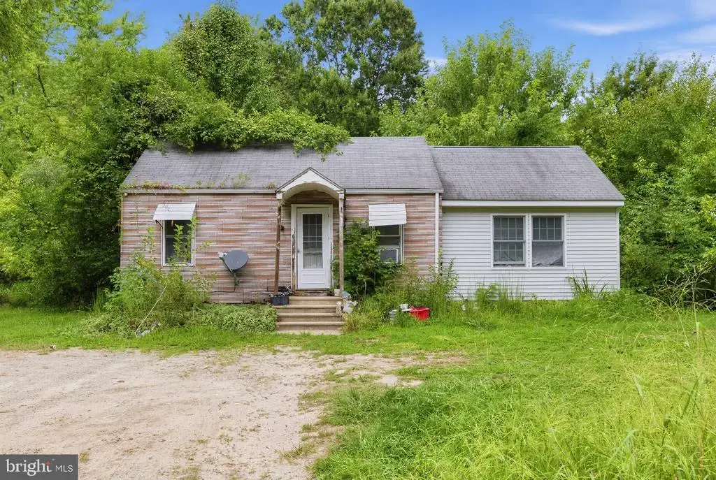 1065 Walnut Shade Rd, DOVER