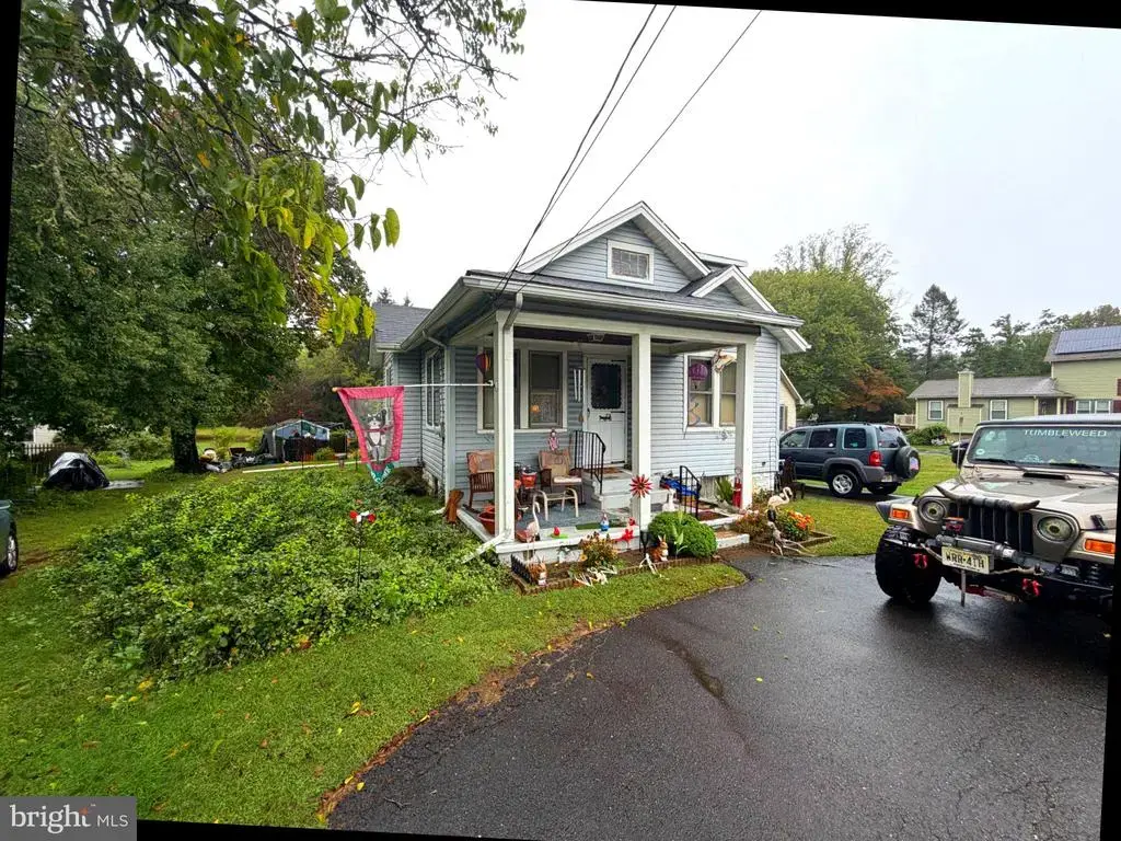 2012 Beverly Rd, BURLINGTON
