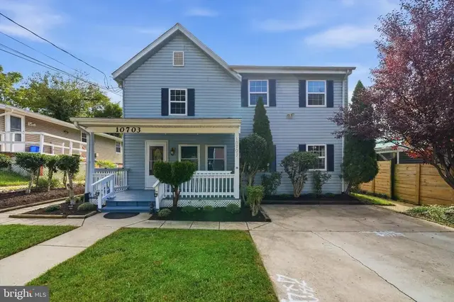 10703 Shaftsbury St, Kensington