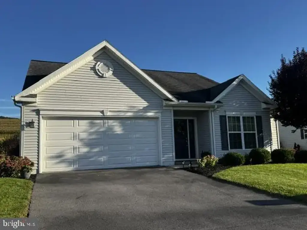 21 Cambridge Ln, LEWISTOWN
