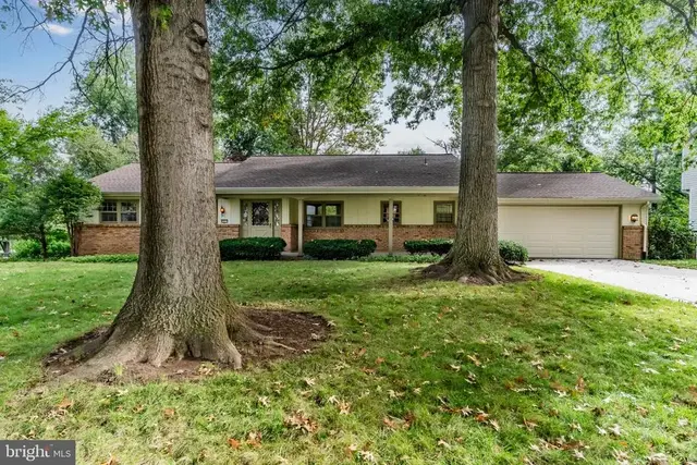 811 Mandy Ln, Camp Hill