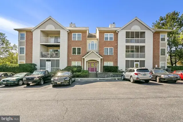 300 Blue Water Ct #302, Glen Burnie