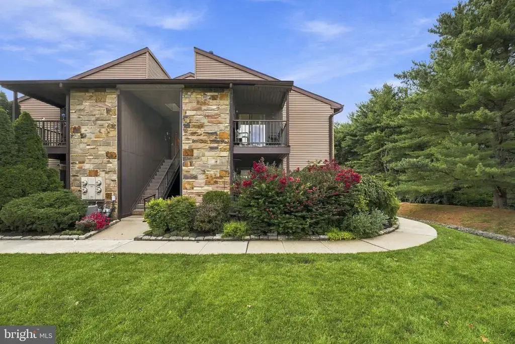 20 Gena Ct, HAMILTON TOWNSHIP