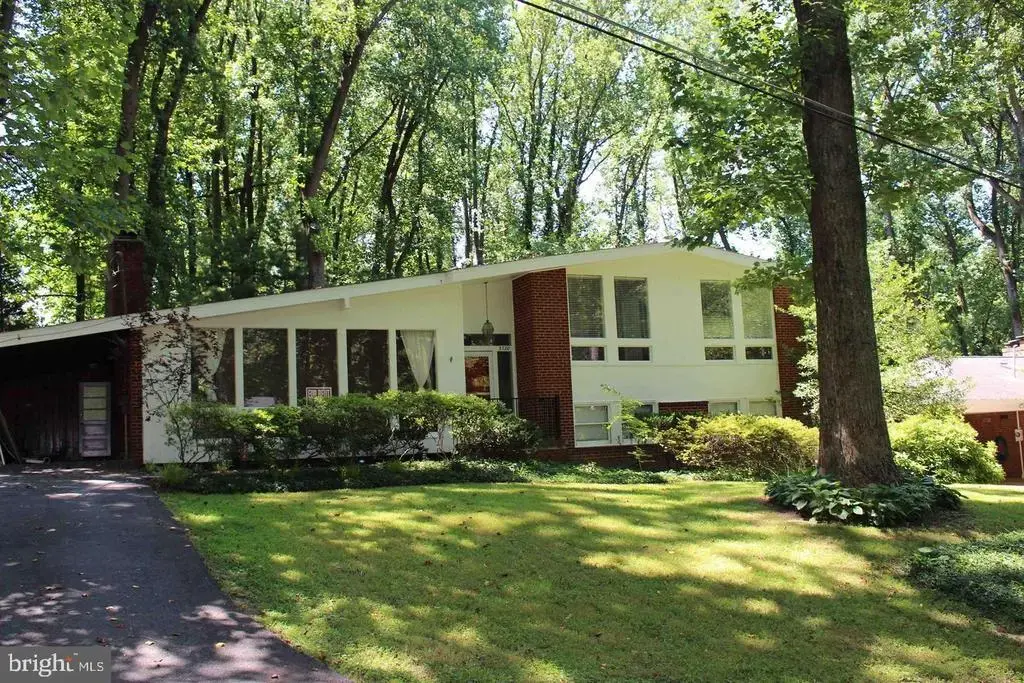 3720 Woodland Cir, FALLS CHURCH