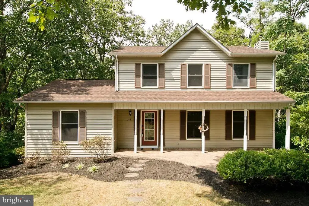 324 Overlook Dr, CROSS JUNCTION