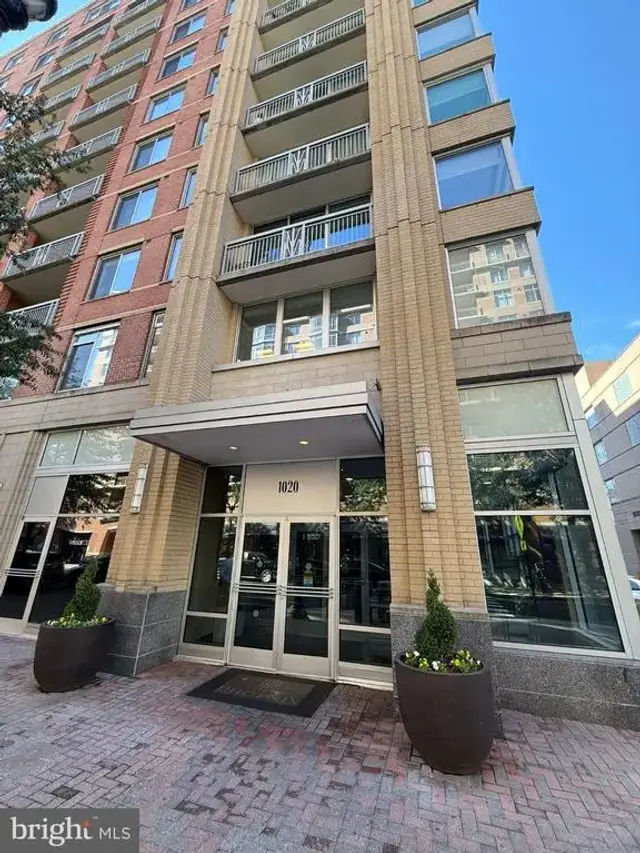 1020 N Highland St N #605, Arlington