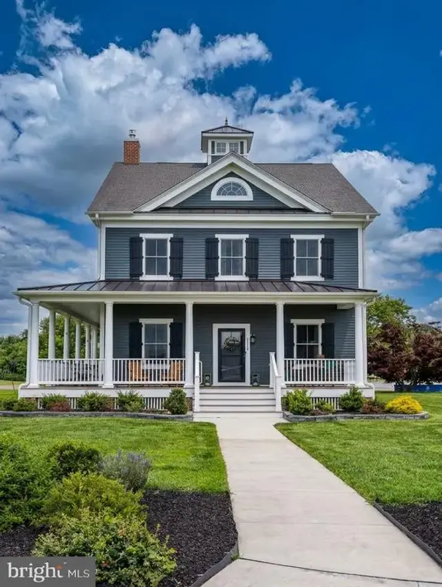 1316 Officers Row, Delaware City