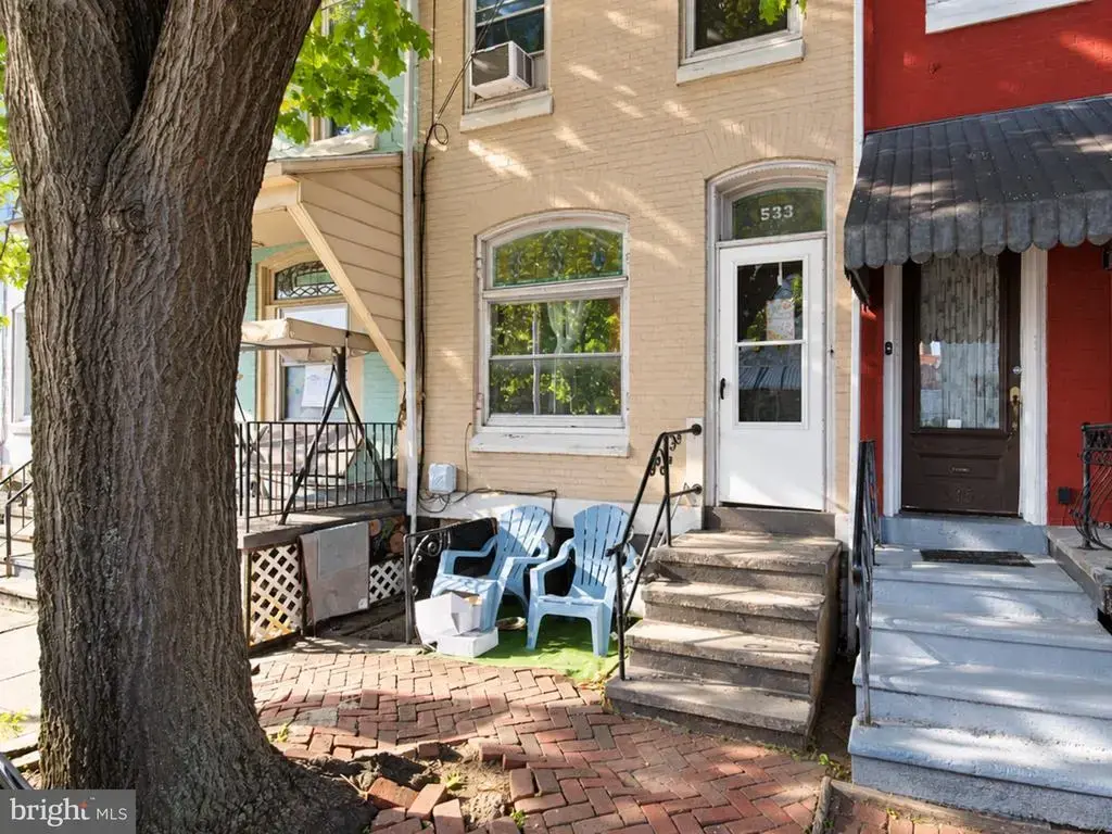 533 Laurel St, READING