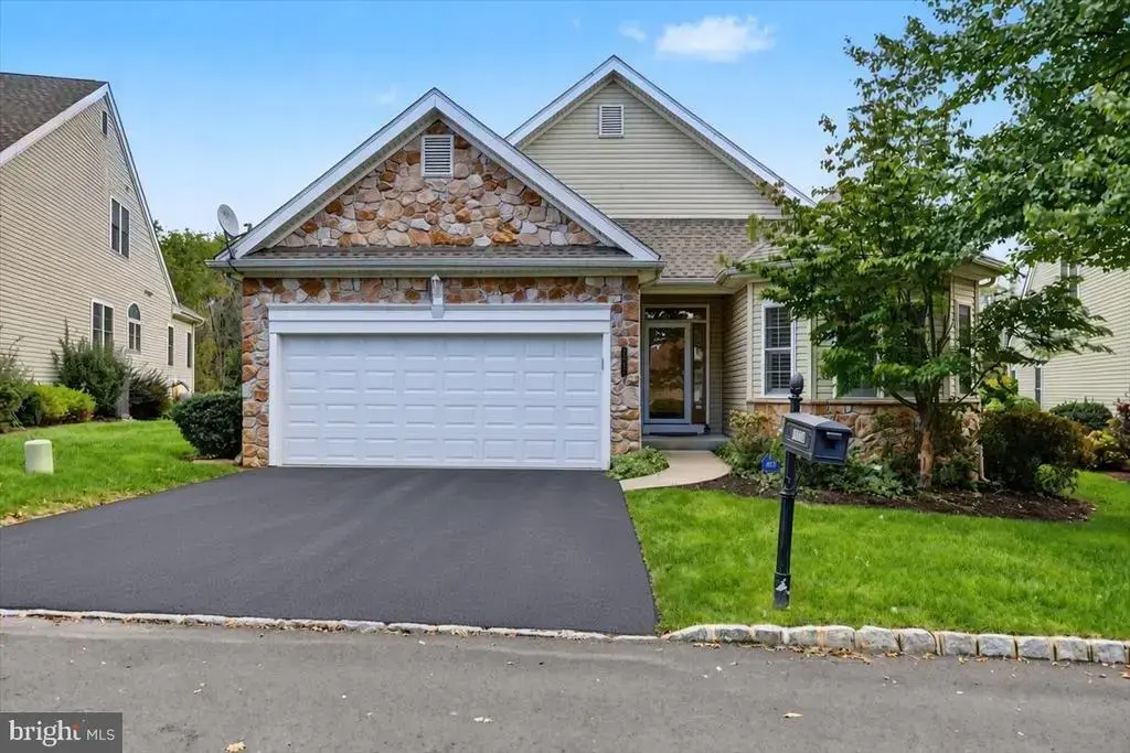 5086 Valley Stream Ln, MACUNGIE