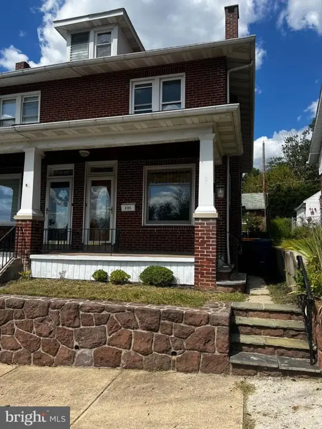 2123 Fairview St, READING