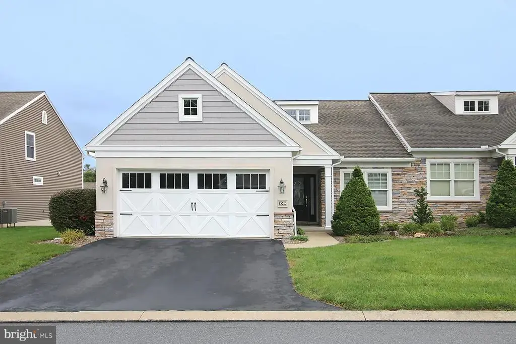 1040 English Dr, LEBANON