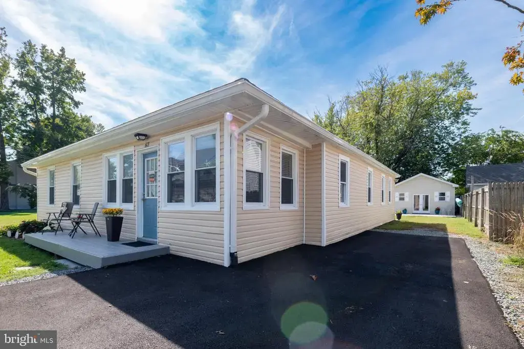 613 Charles Ave, DEALE