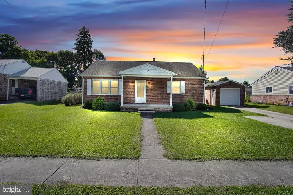 180 Dewey St, MOUNT WOLF