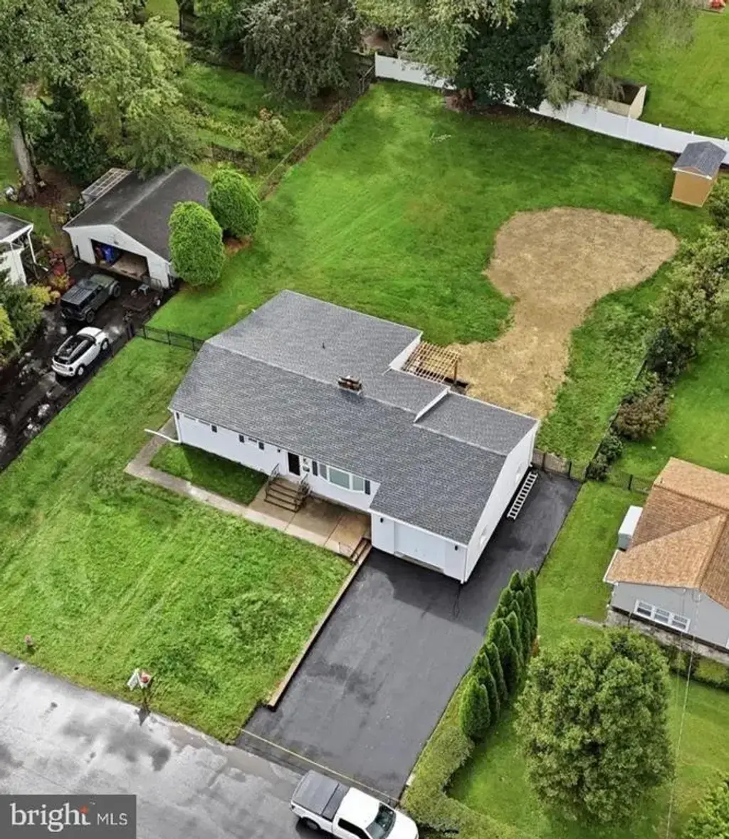 1162 Sunset Ln, BENSALEM