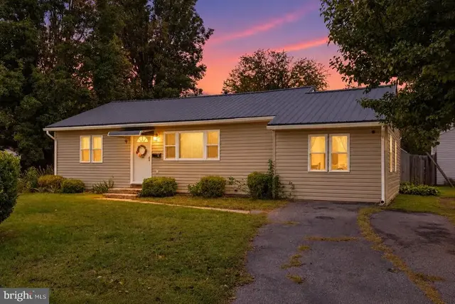 9 Park Ln, Dover