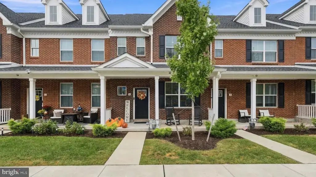 6 N 8th St, PERKASIE