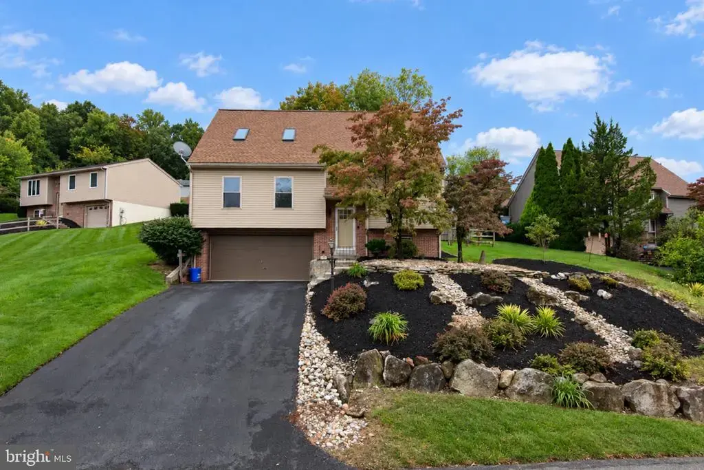 222 Wexham Dr, READING
