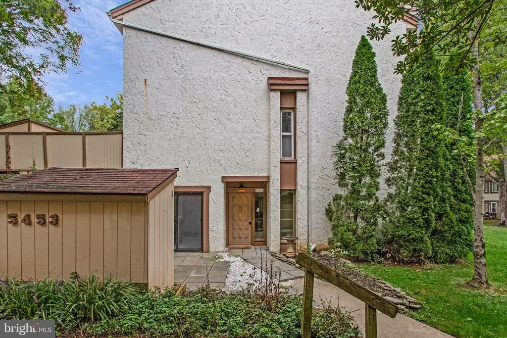 5453 El Camino #5, COLUMBIA