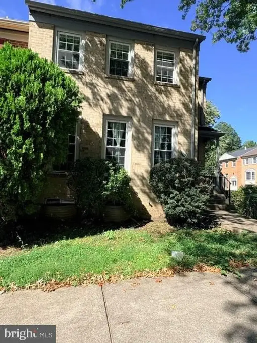 10252 Friendship Ct, FAIRFAX