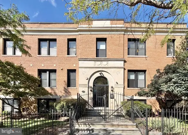 14 S St Ne #204, Washington