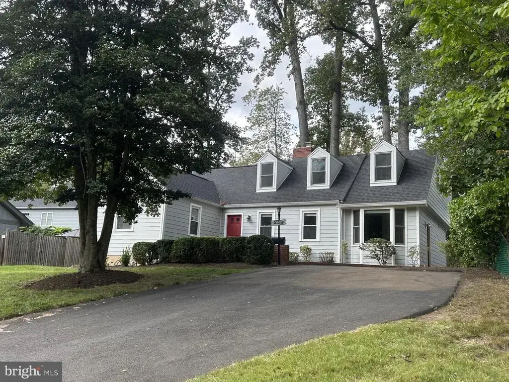 606 Timber Ln, FALLS CHURCH
