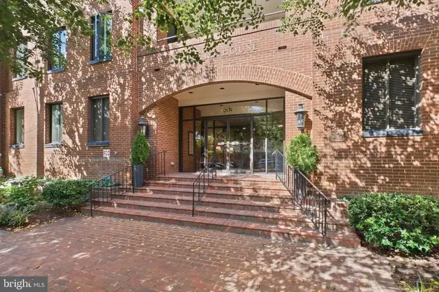 601 Wilkes St #202, Alexandria