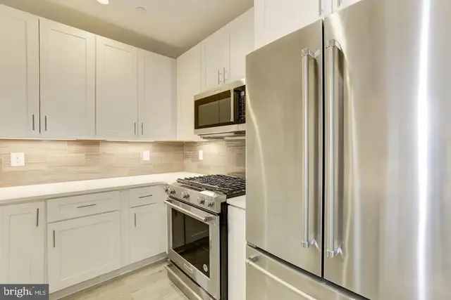 4008 Edmunds Nw #6, Washington