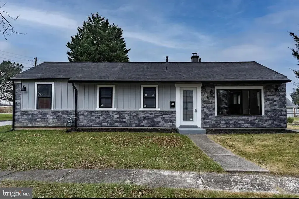 259 Pinecrest Dr, HARRISBURG