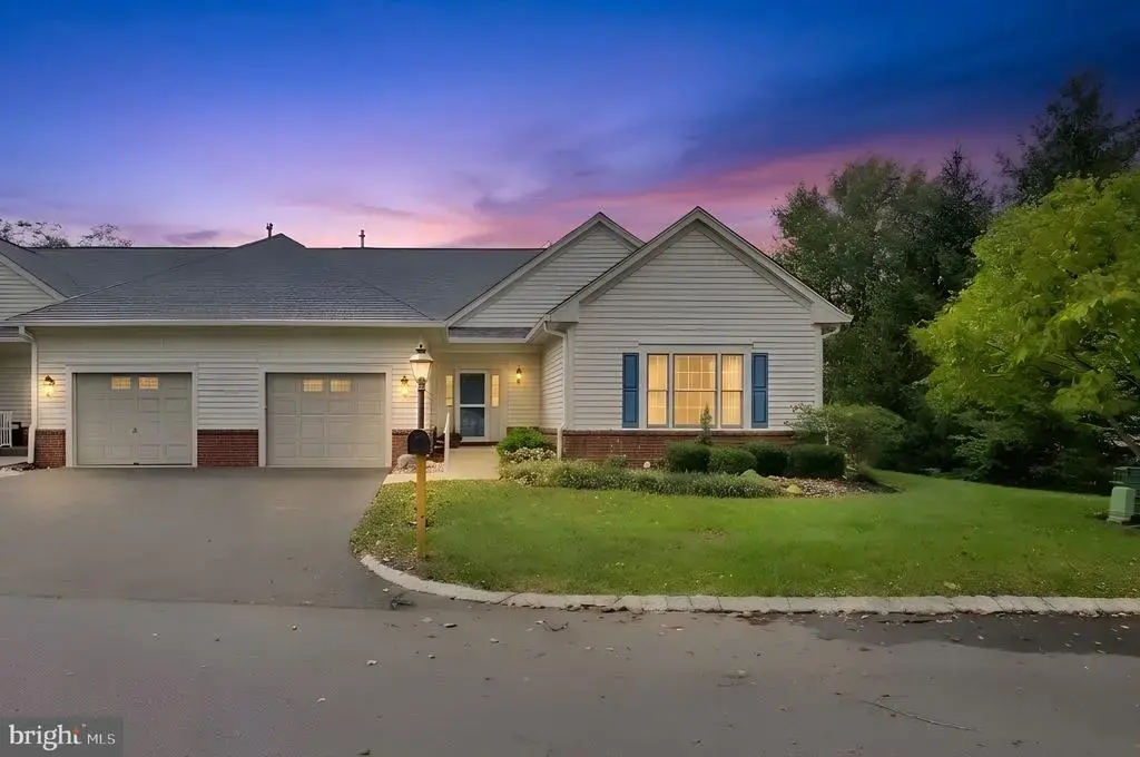 38 Hedge Row Rd, PRINCETON