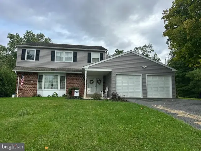 63 Lark Ln #, Gilbertsville