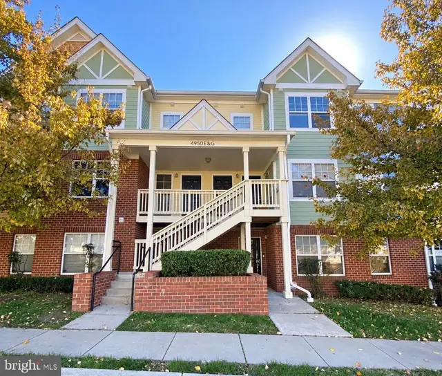 4950 Call Pl Se #e1, Washington