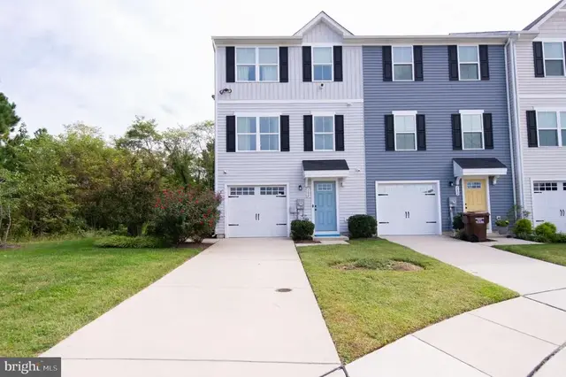 100 Red Bill Ln, Cambridge
