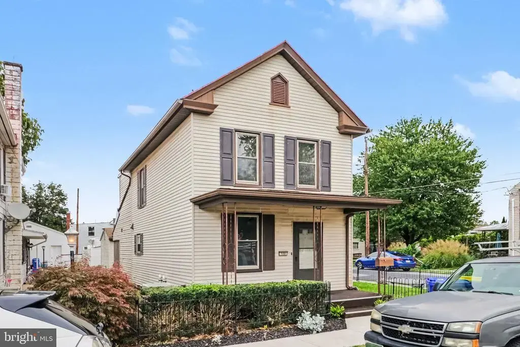 300 N Arch St, MECHANICSBURG