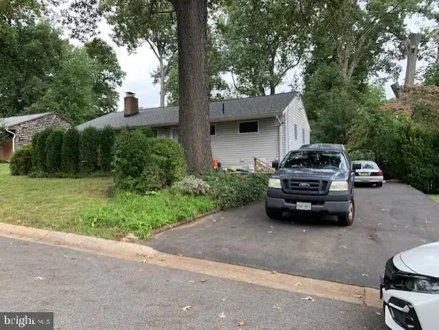 112 Rolling Rd E, Gaithersburg