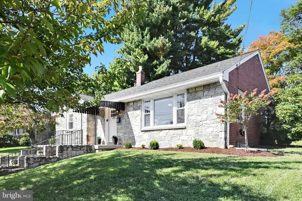 1321 Maple Ave, LANCASTER